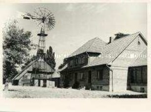 Gebäude des Saatzuchtbetriebes des Landgutes Malchow auf der Insel Poel bei Wismar