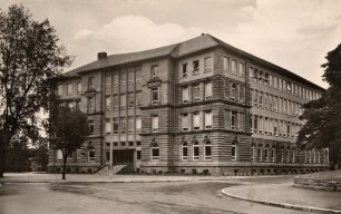 Postkartenalbum mit Motiven von Karlsruhe. "Karlsruhe in Baden. Bundesfachschule für das Installateur-, Klempner-, Kupferschmiede- und Zentralheizungsbauerhandwerk
