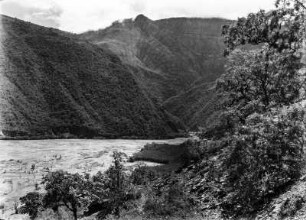 Rio de Sacambaya : Berglandschaft mit Fluss
