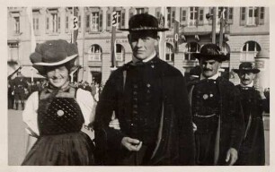 Erinnerungsalbum an das 11. Badische Bundessängerfest in Karlsruhe. Festzug