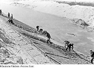 Havelkanal. Bau des Havelkanals 1951/1952. Uferbefestigung