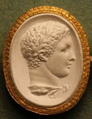 Profilkopf des jungen Herkules mit Olivenkranz und Löwenhaut (Daktyliothek, Erstes Mythologisches Tausend)