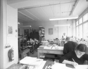 Sächsische Landesbibliothek - Staats- und Universitätsbibliothek Dresden. Zentralbibliothek (ehem. Landesbibliothek) Erdgeschoss. Abteilung Bestandserhaltung, Restaurierung, Werkstattraum im Anbau : Dresden-Neustadt, Marienallee 12. Sächsische Landesbibliothek - Staats- und Universitätsbibliothek Dresden. Zentralbibliothek (ehem. Landesbibliothek) Erdgeschoss. Abteilung Bestandserhaltung, Restaurierung, Werkstattraum im Anbau