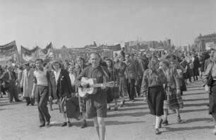 Demonstration zum 1. Mai 1951 in Berlin : Demonstranten