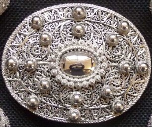 Filigranschmuck (Trachtenschmuck, Silberschmuck, Schürzenhaken zur Föhrer Tracht)