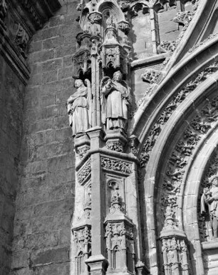 Puerta de los Palos — Statue