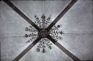 Schlußstein mit einer Fleur-de-lis