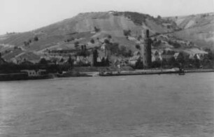 Fliegerbomben beschädigen Schiffe im 2. Weltkrieg am Rhein