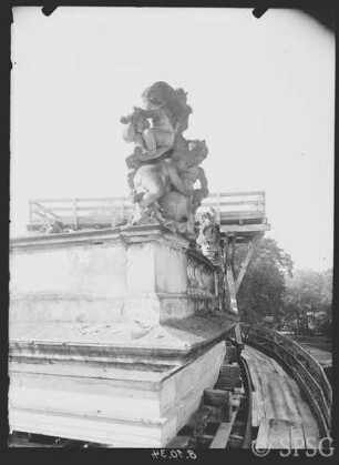 Potsdam, Schloss Sanssouci, Bauarbeiten an den Kolonnaden.