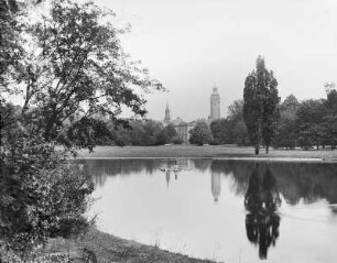 Leipzig. Johannapark : Leipzig. Blick von der Insel im Johannateich nach Nordosten