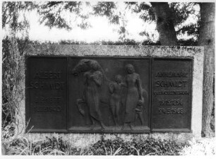 Grabmal; Leun, Friedhof (Am Kiesel)