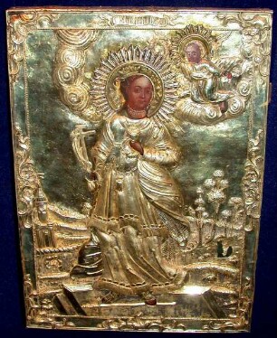 Heilige Barbara mit Strahlenkranz, Kreuz, Palmzweig, Kelch, Turm und Engel
