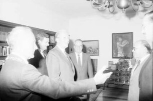 Freiburg: Rathaus, Carstens im Dienstzimmer des Oberbürgermeisters