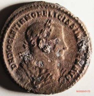 Römische Münze, Nominal Follis, Prägeherr verm. Diocletian, Prägeort Trier, Original