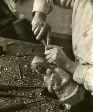 MHK: Holzbildhauer