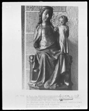 Thronende Muttergottes