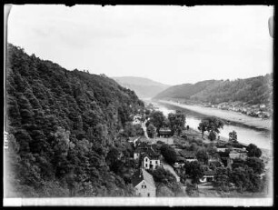 Schandau: Blick vom Aufzug: Stadt mit Winterberg