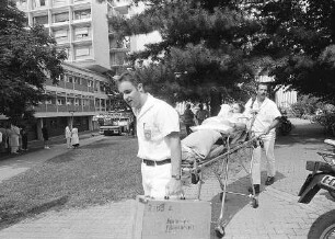 Freiburg im Breisgau: Feuerwehrübung an der Zahn-Klinik des Universitätsklinikums