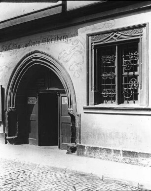 Erfurt, Haus Zum Güldenen Sternberg, Allerheiligenstraße 8, Portal und Erdgeschossfenster