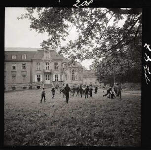 Das Schloss Wustrau im August 1970