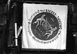 Freiburg im Breisgau: Weihe der Fahne der Bäckerinnung im Münster