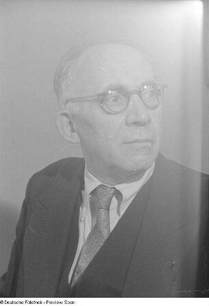 Porträtaufnahmen von Edwin Hoernle, von September 1945-1949 Präsident der Deutschen Zentralverwaltung für Land- und Forstwirtschaft