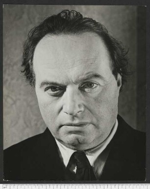 Porträtaufnahme Franz Werfel