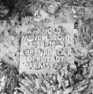 Bessunger Friedhof, Grabmal Mauer 33; Darmstadt, Bessunger Friedhof