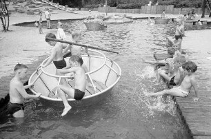 7. Kinderfest auf dem Spielplatz des Bundesgartenschau-Jugendzentrums im Fasanengarten