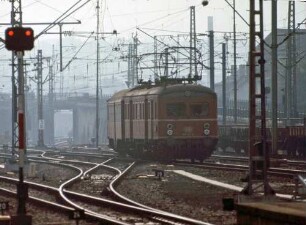 Stuttgart Bad Cannstatt Esslinger Vorortgleis elTw 465 003