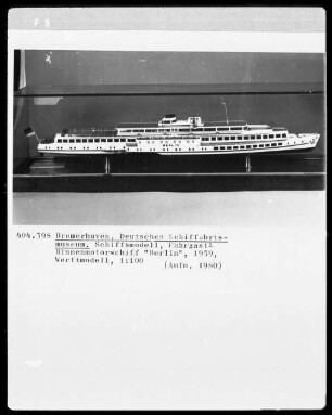 Fahrgastbinnenmotorschiff "Berlin", 1959, Werftmodell