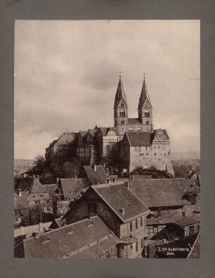 Stiftskirche Sankt Servatius (Dom), Quedlinburg: Ansicht über Dächer