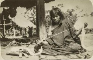 Frauenportrait (Lateinamerika-Aufenthalte 1928/1942 – Album Indigene Bevölkerung)