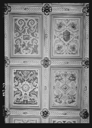 Raumaufnahme Gewehrgalerie. Deckengestaltung