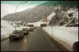Tunnel Westeinfahrt [des Arlberg-Straßentunnels]