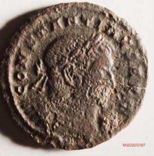 Römische Münze, Nominal Halbfollis, Prägeherr Constantinus I., Prägeort Trier, Original