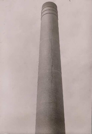 Schornstein 7, W.II, Süd-Ostseite. Rißbildung