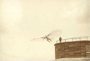 Fotografie: Flug Otto Lilienthals (f0080)