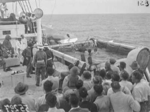 Äquatortaufe : Die Passagiere bei der Äquatortaufe auf Deck des Dampfschiffes Usambara