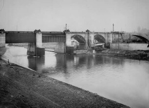 Wehr- und Brückenbaustelle Neckarsulm