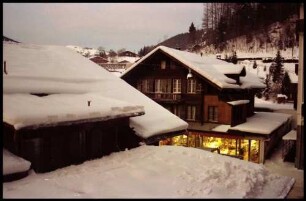 Gstaad: abendlicher Blick vom Hotelzimmer