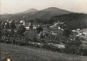 Jonsdorf, Ortsansicht : Ortsansicht mit Buchberg und Lausche