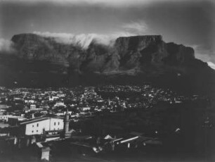 Tafelberg in Kapstadt : Blick auf Kapstadt. Im Bildhintergrund der Tafelberg