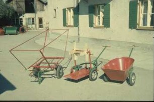 Fotografie: Transportgerät, Handarbeit, Vielfachgerät