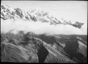 Illampú-Ancohuma-Massiv mit Wolkengürtel