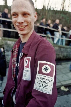 NPD-Demo gegen die Wehrmachts-Ausstellung des Hamburger Instituts für Sozialforschung, Bielefeld