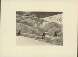 Österreich. Tirol. Zillertal im Winter. Skifahrer am Horngletscher bei der Berliner Hütte