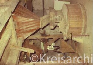 Kupfermühle: Innenansicht: Mahlboden: Trichter, Kupe