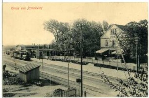 Priestewitz. Bahnhof mit Güterzug
