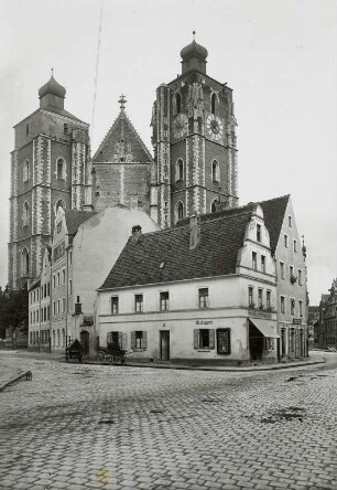 Ingolstadt, Stadtpfarrkirche zur Schönen Unserer Lieben Frau : Ingolstadt. Stadtansicht mit Stadtpfarrkirche zur Schönen Unserer Lieben Frau (beg. 1525)